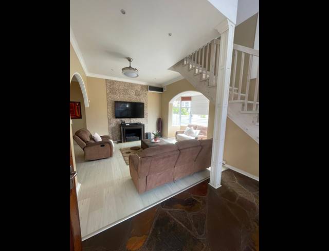 6 BEDROOM HOUSE TO LET IN GLENWOOD